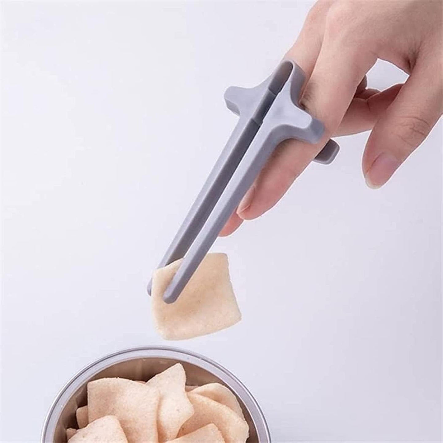 finger chopsticks for gamers, snack clip for clean gaming, gaming chopsticks India, plastic snack holders for gamers, reusable finger food clip, chopsticks for chips and snacks, 3 piece snack chopsticks set, gaming accessories snack holder,