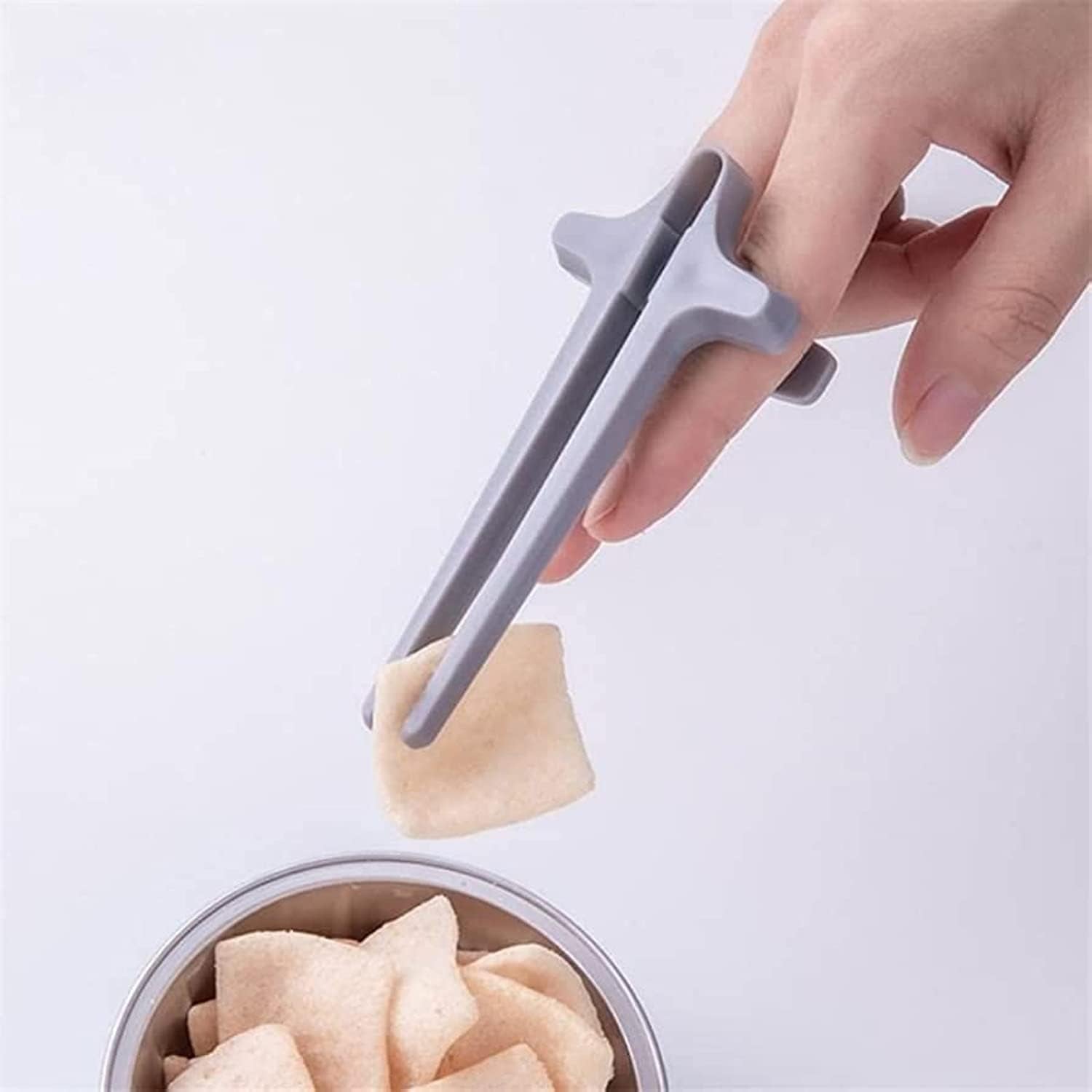 finger chopsticks for gamers, snack clip for clean gaming, gaming chopsticks India, plastic snack holders for gamers, reusable finger food clip, chopsticks for chips and snacks, 3 piece snack chopsticks set, gaming accessories snack holder,